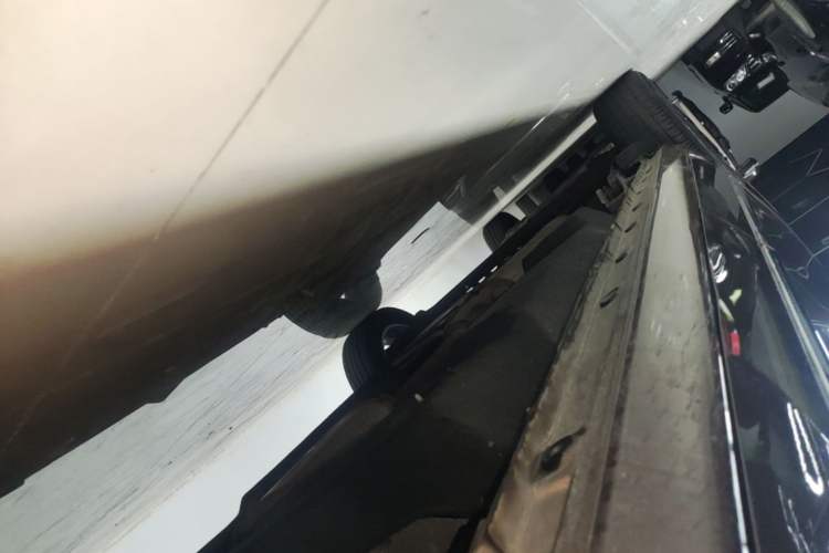 Used Buick GL8 2018 28T Luxury Model China VI Standard Right Side Sill