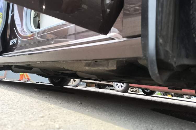 Used Buick GL8 2018 ES 28T Comfort Model China VI Standard Right Side Sill