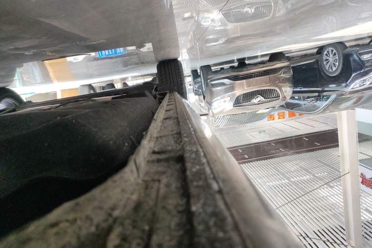 Used Buick GL8 2018 28T Comfort Model China VI Standard Right Side Sill