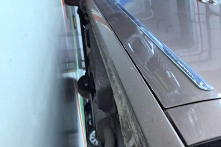 Used Buick GL8 2018 28T Luxury Model China VI Standard Right Side Sill