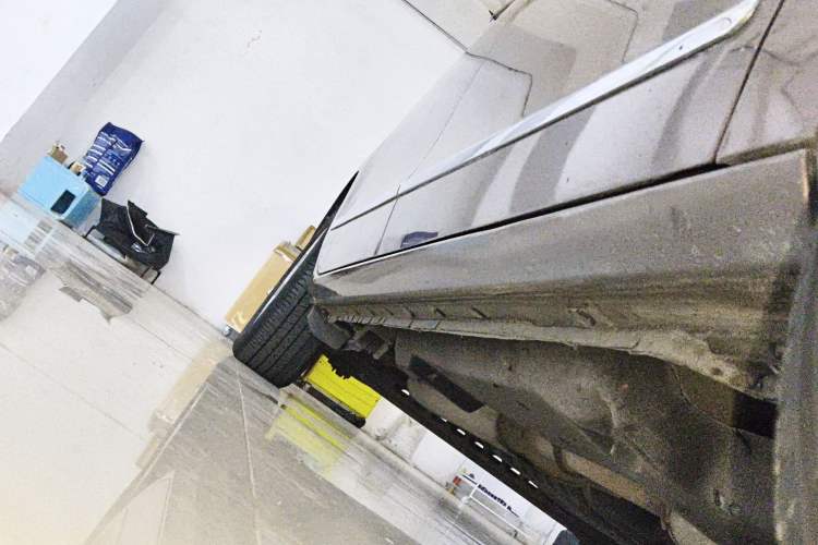 Used Buick GL8 2018 28T Luxury Model China VI Standard Right Side Sill