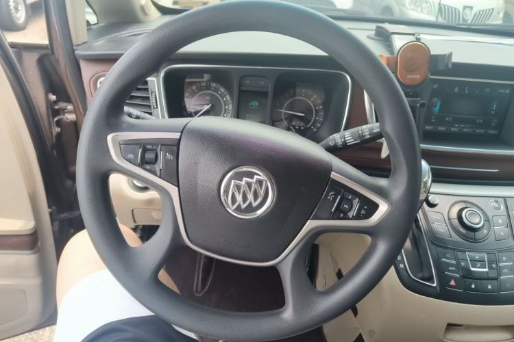 Used Buick GL8 2018 28T Comfort Model China VI Standard Steering Wheel