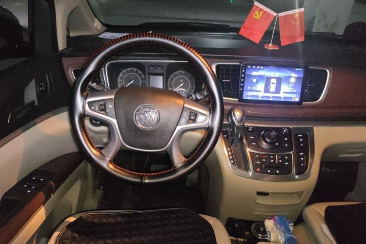Used Buick GL8 2018 28T Comfort Model China VI Standard Steering Wheel