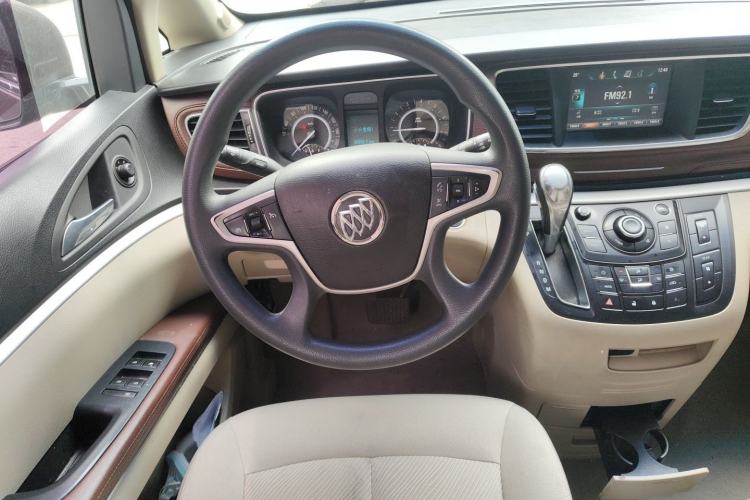 Used Buick GL8 2018 28T Comfort Model China VI Standard Steering Wheel