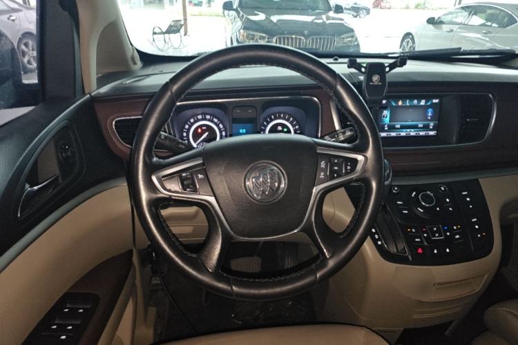 Used Buick GL8 2018 28T Luxury Model China VI Standard Steering Wheel