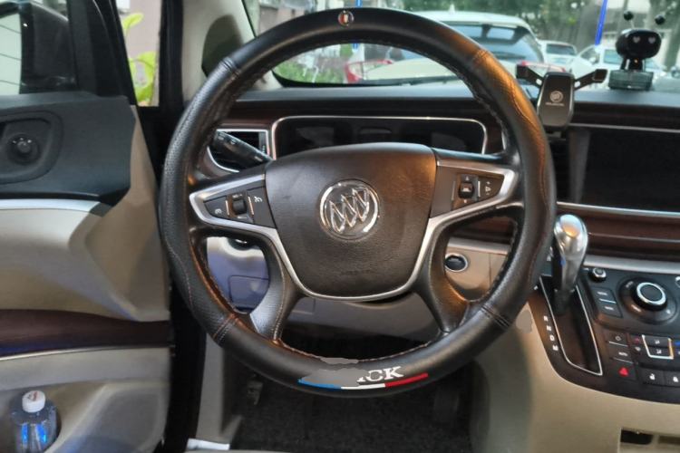 Used Buick GL8 2018 28T Comfort Model China VI Standard Steering Wheel