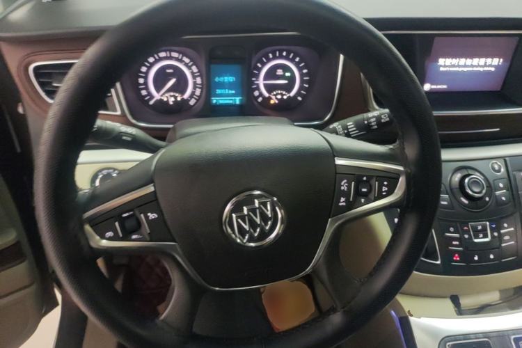 Used Buick GL8 2018 28T Luxury Model China VI Standard Steering Wheel