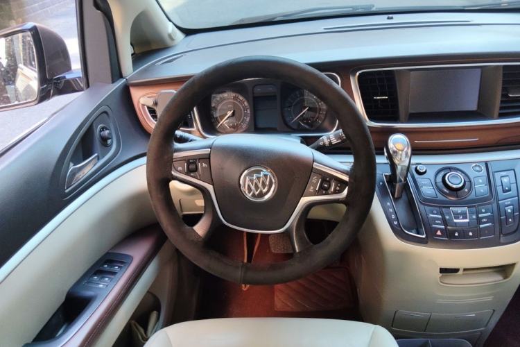 Used Buick GL8 2018 28T Luxury Model China VI Standard Steering Wheel