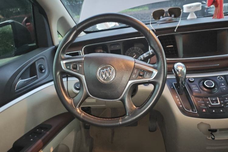 Used Buick GL8 2018 28T Prestige Version China VI Standard Steering Wheel