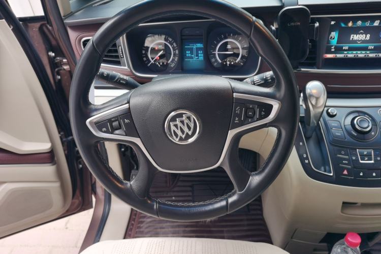 Used Buick GL8 2018 28T Luxury Model China VI Standard Steering Wheel