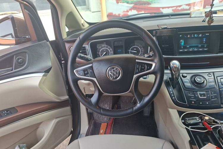 Used Buick GL8 2018 28T Comfort Model China VI Standard Steering Wheel