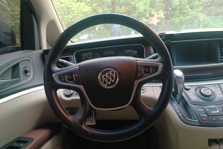 Used Buick GL8 2018 28T Luxury Model China VI Standard Steering Wheel