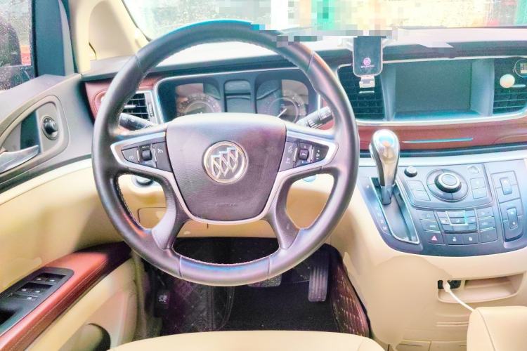 Used Buick GL8 2018 28T Luxury Model China VI Standard Steering Wheel