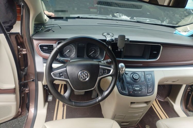 Used Buick GL8 2018 28T Luxury Model China VI Standard Steering Wheel