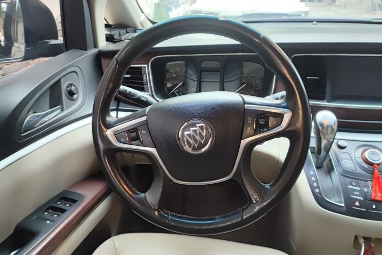 Used Buick GL8 2018 28T Luxury Model China VI Standard Steering Wheel