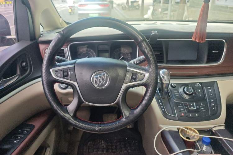 Used Buick GL8 2018 28T Luxury Model China VI Standard Steering Wheel