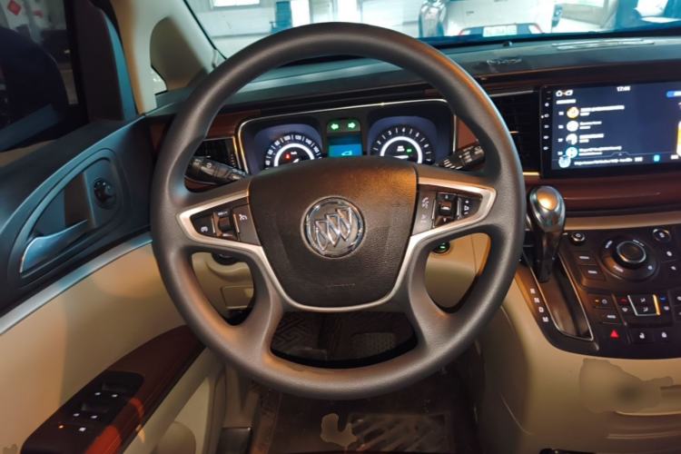 Used Buick GL8 2018 28T Comfort Model China VI Standard Steering Wheel
