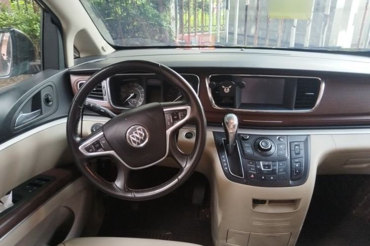 Used Buick GL8 2018 28T Luxury Model China VI Standard Steering Wheel