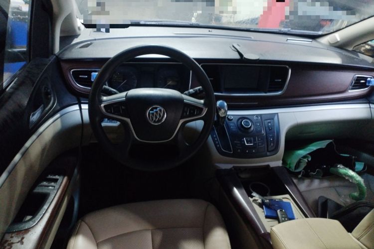 Used Buick GL8 2018 28T Comfort Model China VI Standard Steering Wheel