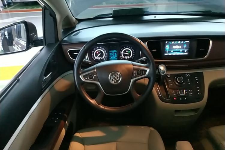 Used Buick GL8 2018 28T Luxury Model China VI Standard Steering Wheel