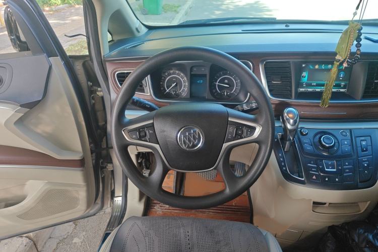 Used Buick GL8 2018 28T Comfort Model China VI Standard Steering Wheel