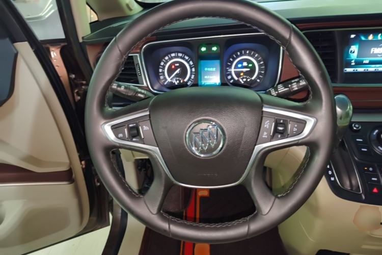 Used Buick GL8 2018 28T Luxury Model China VI Standard Steering Wheel