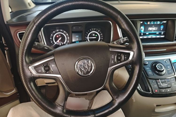 Used Buick GL8 2018 28T Luxury Model China VI Standard Steering Wheel