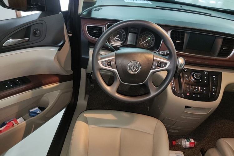 Used Buick GL8 2018 28T Comfort Model China VI Standard Steering Wheel
