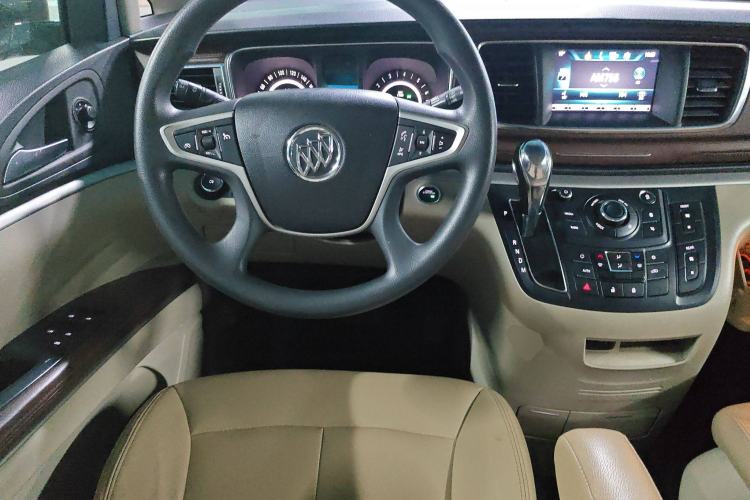 Used Buick GL8 2018 28T Comfort Model China VI Standard Steering Wheel
