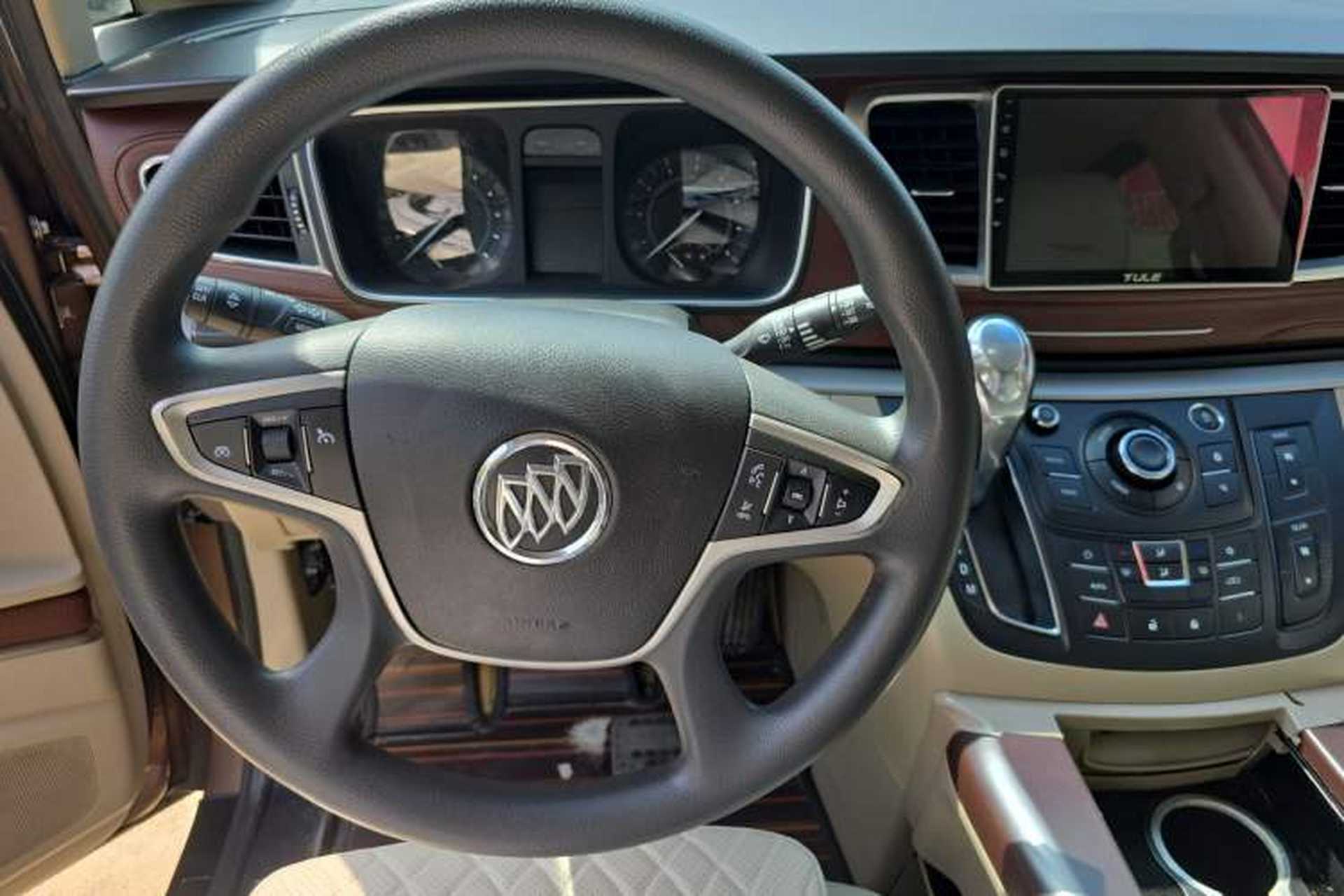 Used Buick GL8 2018 28T Comfort Model China VI Standard Steering Wheel