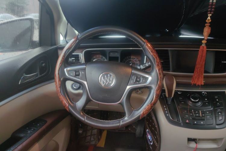 Used Buick GL8 2018 28T Luxury Model China VI Standard Steering Wheel