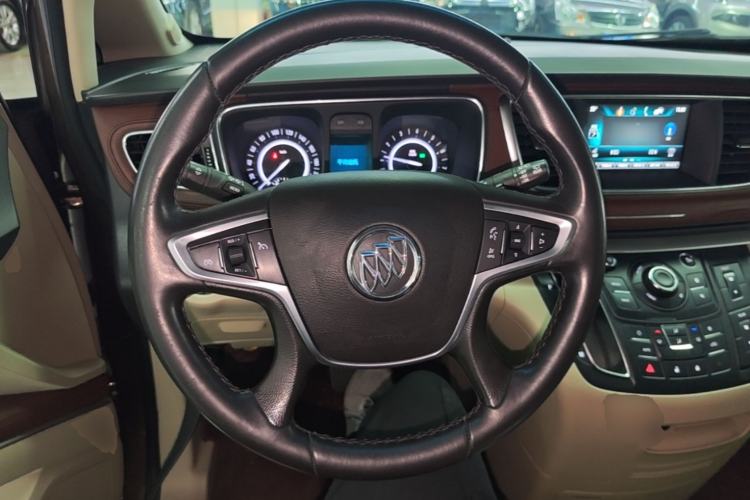 Used Buick GL8 2018 28T Luxury Model China VI Standard Steering Wheel