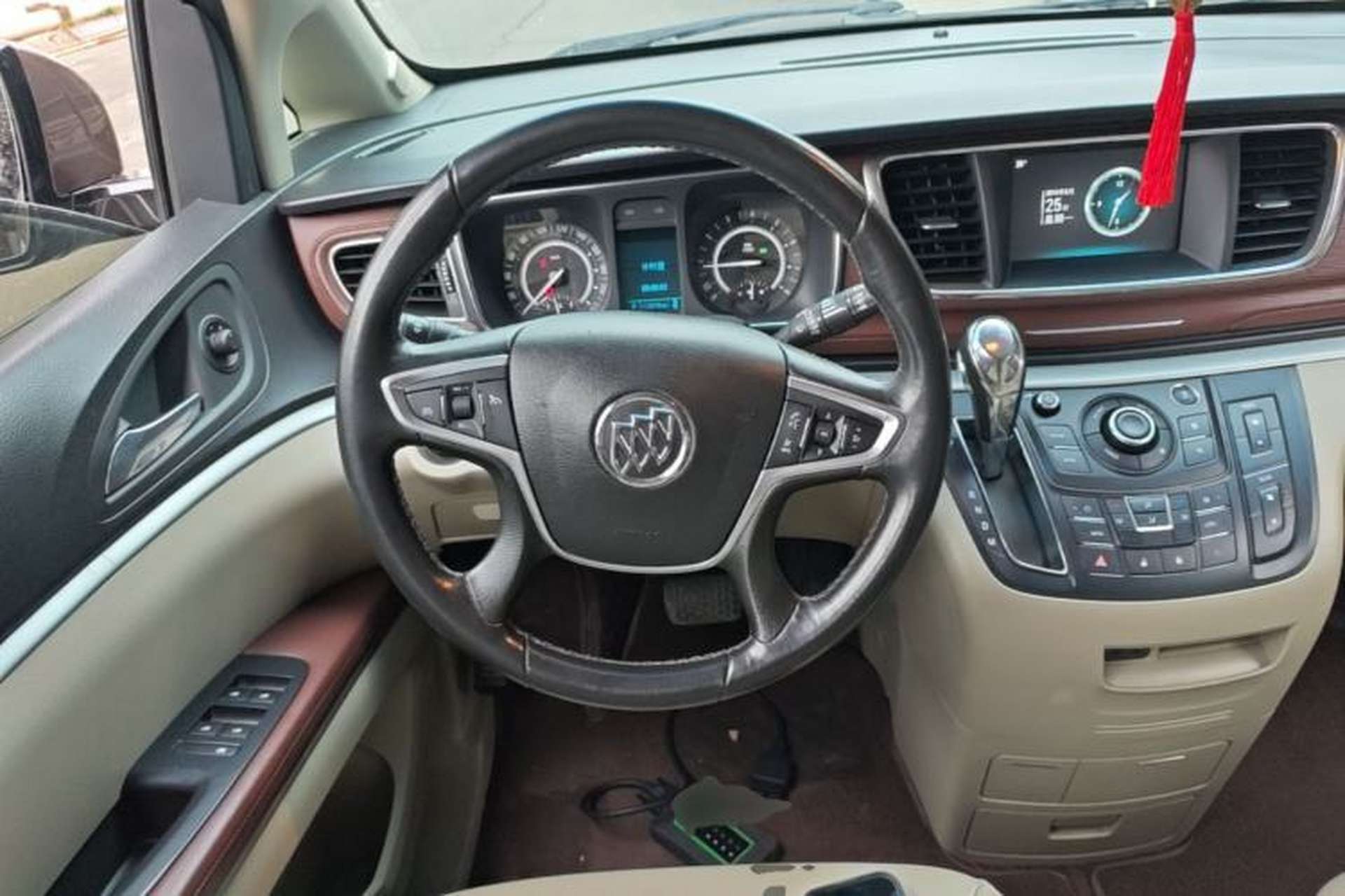 Used Buick GL8 2018 28T Luxury Model China VI Standard Steering Wheel