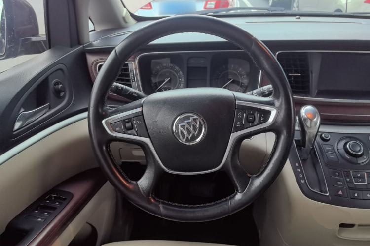 Used Buick GL8 2018 28T Luxury Model China VI Standard Steering Wheel