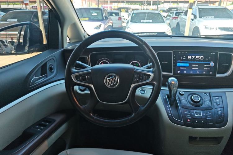 Used Buick GL8 2018 28T Luxury Model China VI Standard Steering Wheel