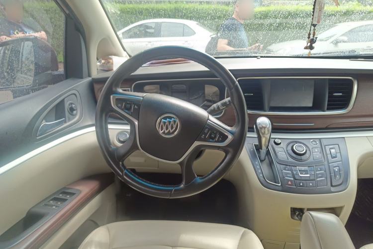 Used Buick GL8 2018 28T Luxury Model China VI Standard Steering Wheel
