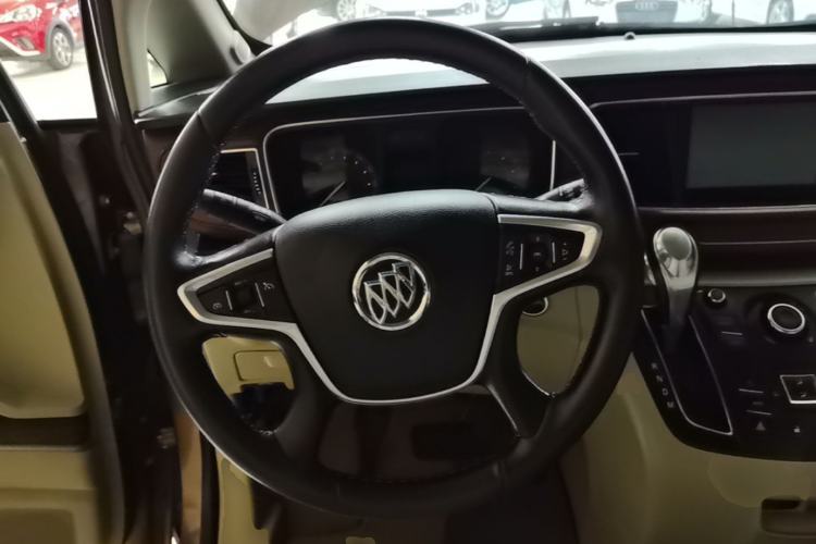 Used Buick GL8 2018 28T Luxury Model China VI Standard Steering Wheel