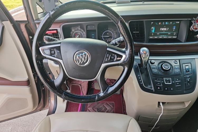 Used Buick GL8 2018 28T Luxury Model China VI Standard Steering Wheel