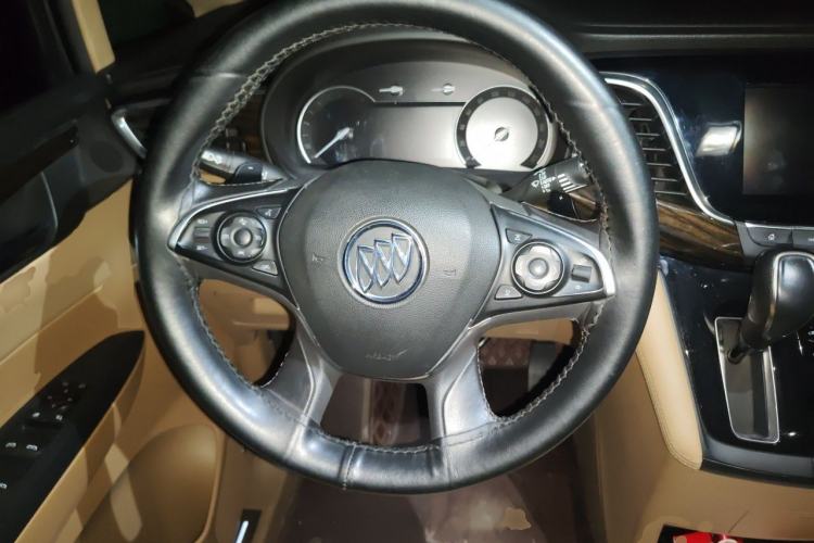 Used Buick GL8 2018 ES 28T Flagship Model China VI Standard Steering Wheel