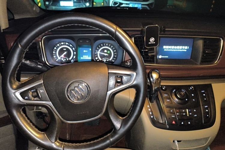 Used Buick GL8 2018 28T Luxury Model China VI Standard Steering Wheel