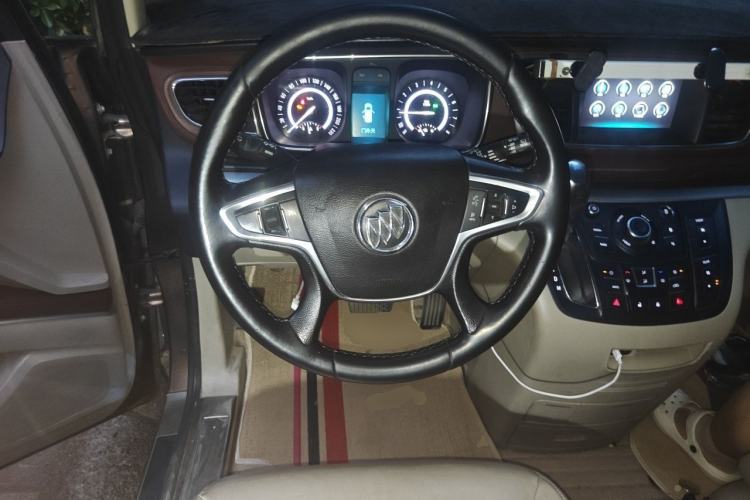 Used Buick GL8 2018 28T Luxury Model China VI Standard Steering Wheel