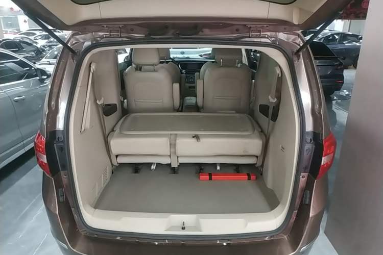 Used Buick GL8 2018 28T Luxury Model China VI Standard Trunk