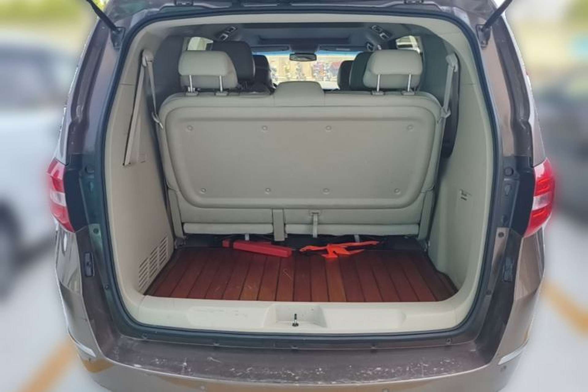 Used Buick GL8 2018 28T Luxury Model China VI Standard Trunk