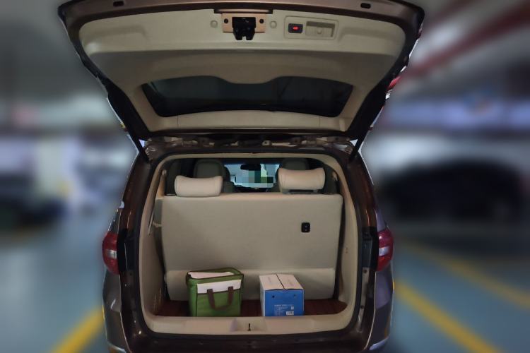 Used Buick GL8 2018 28T Luxury Model China VI Standard Trunk