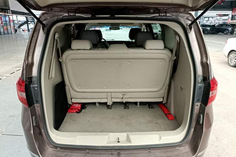 Used Buick GL8 2018 28T Luxury Model China VI Standard Trunk