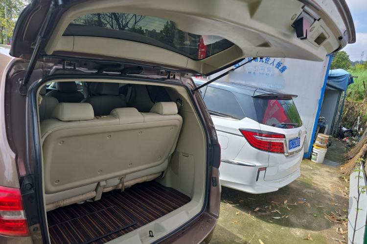 Used Buick GL8 2018 28T Comfort Model China VI Standard Trunk
