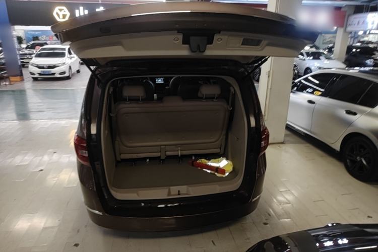 Used Buick GL8 2018 28T Luxury Model China VI Standard Trunk