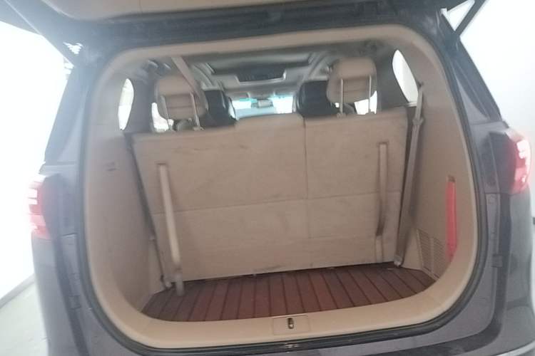 Used Buick GL8 2018 ES 28T Flagship Model China VI Standard Trunk