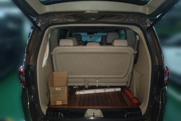 Used Buick GL8 2018 28T Luxury Model China VI Standard Trunk