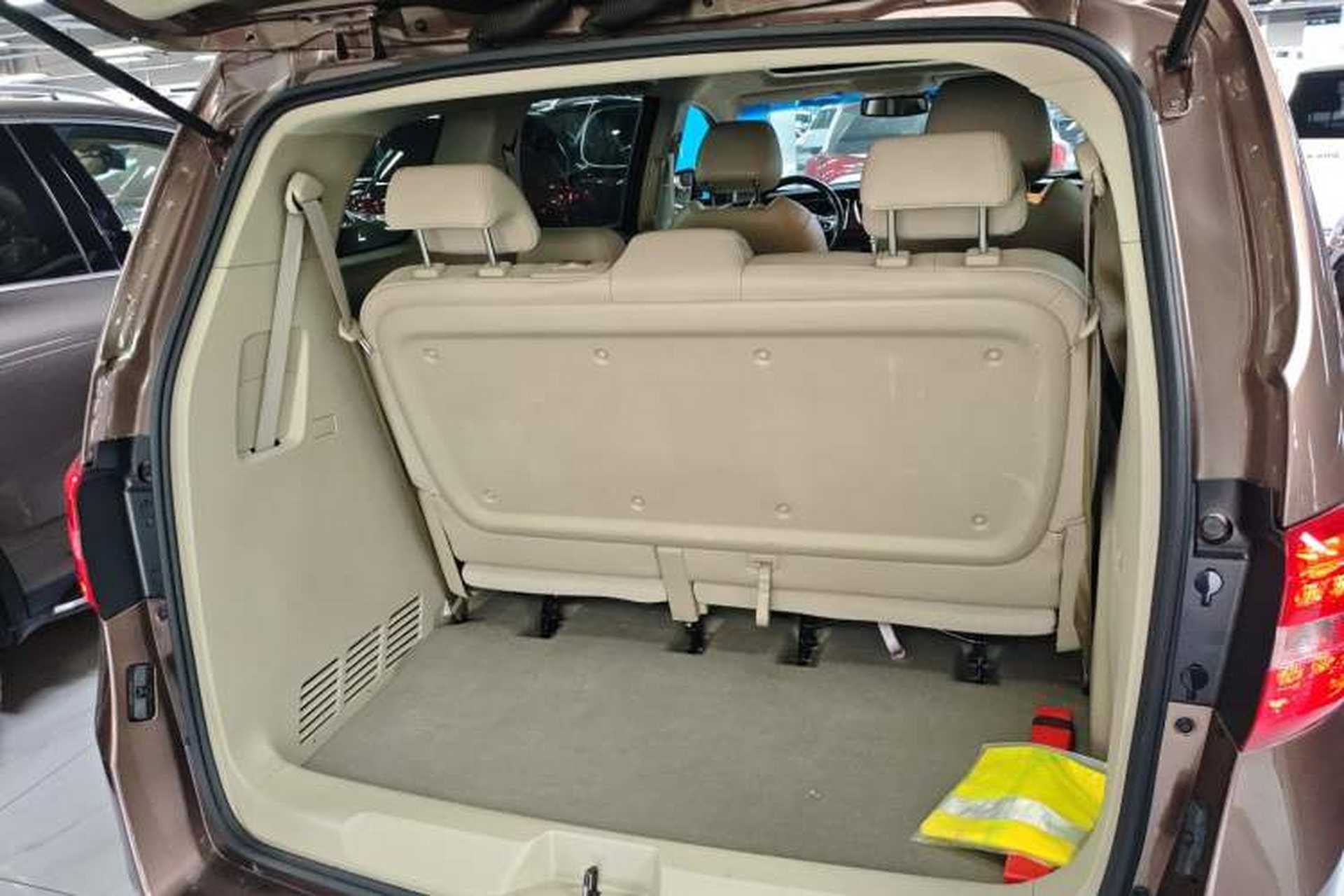 Used Buick GL8 2018 28T Luxury Model China VI Standard Trunk